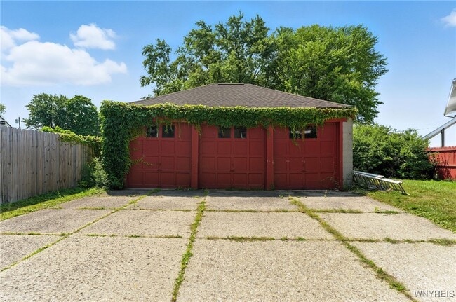 Building Photo - 841 Cleveland Dr