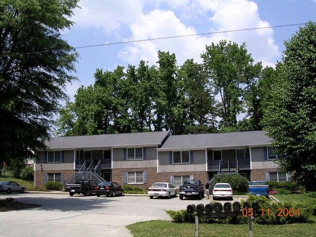 Vista frontal - 703 S Chapman St