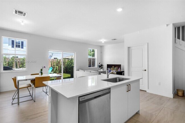 Foto del edificio - 11927 NW 46th St