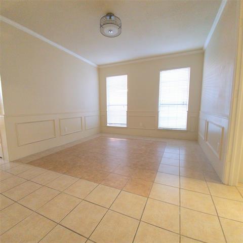 Building Photo - 3965 Llano Dr