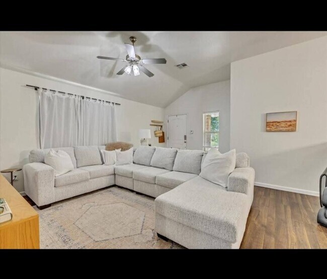 Foto del edificio - 2336 NW 197th St