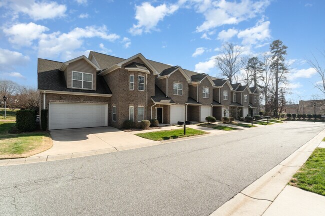 Foto del edificio - 1915 Fleming Rd