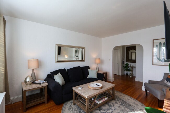 Foto del edificio - 1-bed MBTA GL-B & C * Fully Furnished ~ Al...