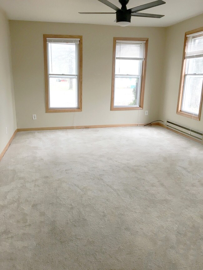 Foto del edificio - Lower Level Duplex!