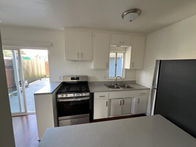 Building Photo - 14423 Burin Ave