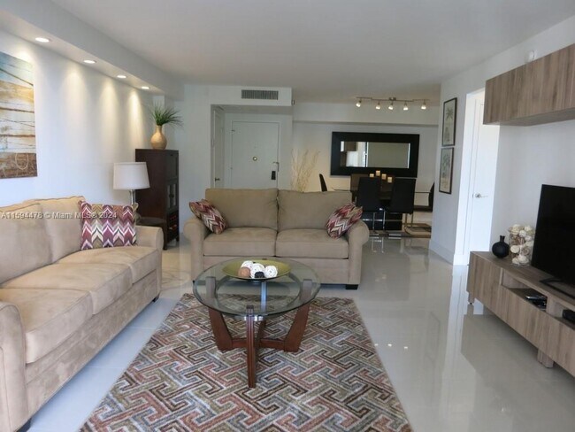 Building Photo - 1111 Crandon Blvd