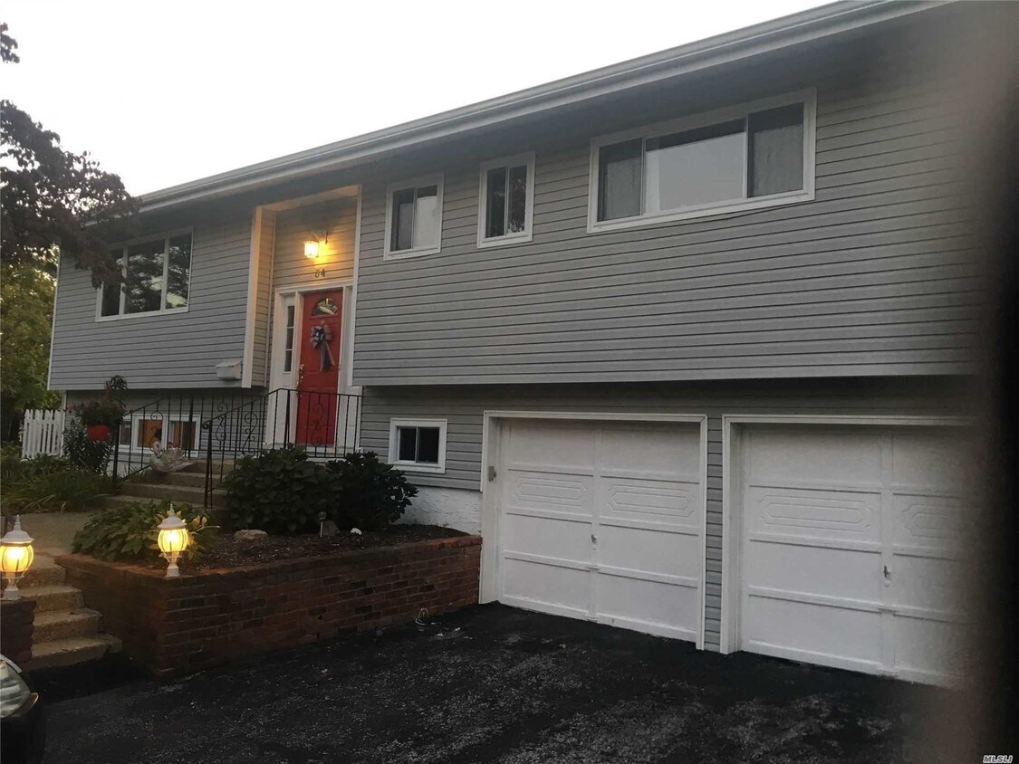 54 Corsa St, Dix Hills, NY 11746 Apartment for Rent in Dix Hills, NY