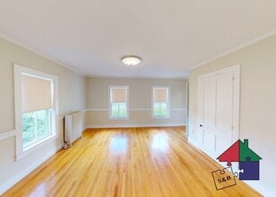 Building Photo - 123 Hill St