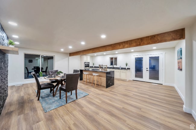 Photo - 552 Chelsea Dr House