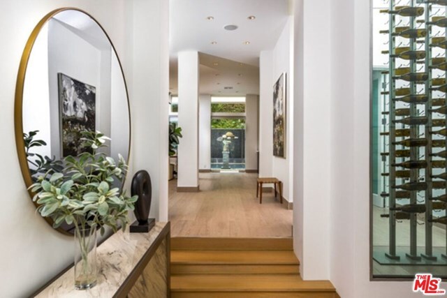 Foto del edificio - 2241 Bowmont Dr
