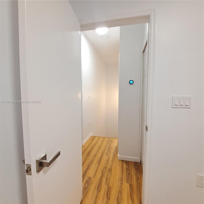 Foto del edificio - 642 SW 106th Ave
