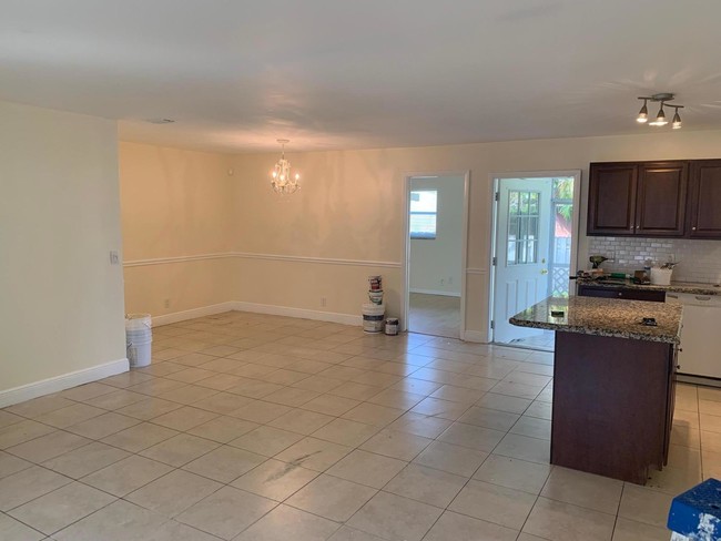 Building Photo - 3555  Pandora Avenue
