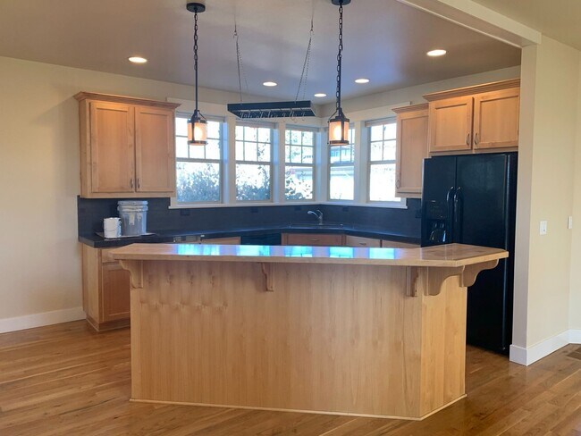 Building Photo - Beautiful home in NWX!  Fenced in spacious...