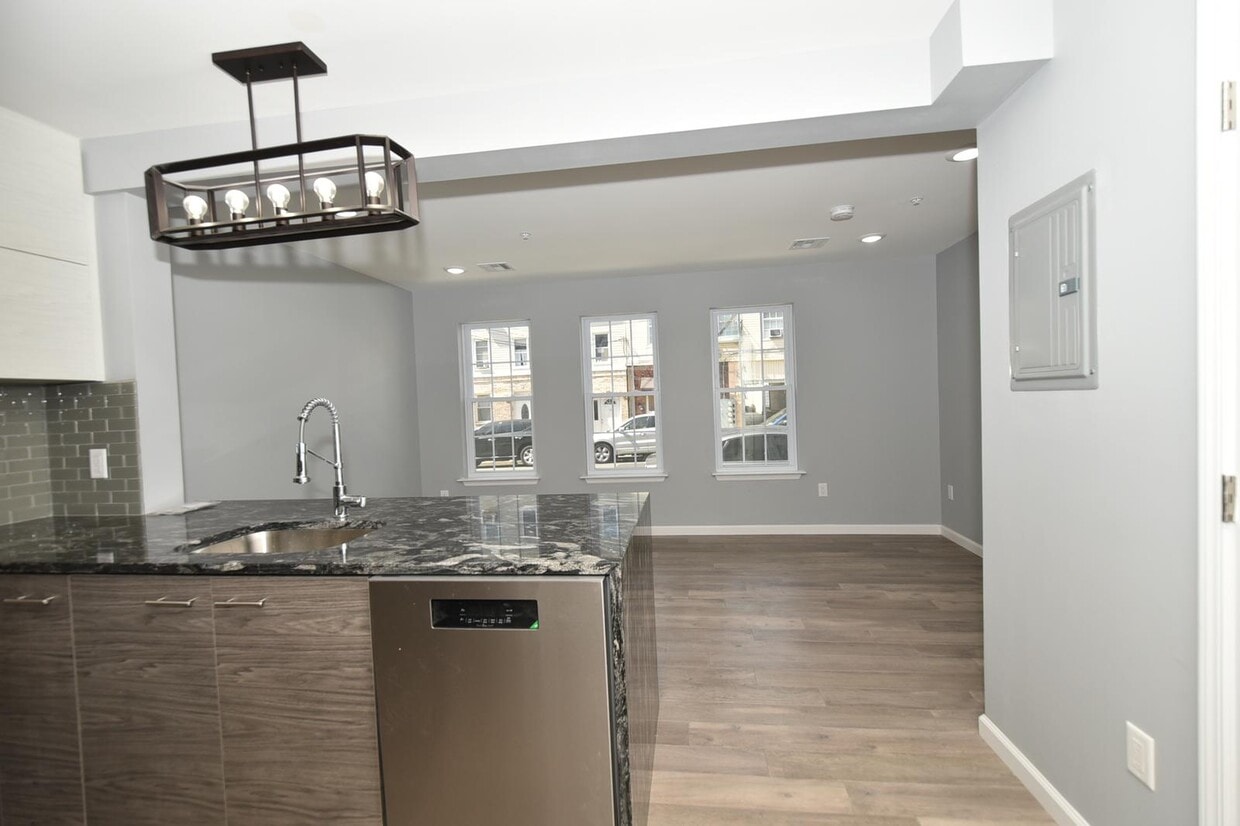 19 Cleveland Ave, Harrison, NJ 07029 Apartments in Harrison, NJ