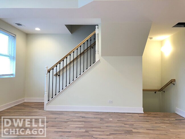 Building Photo - 2509 N Clybourn Ave