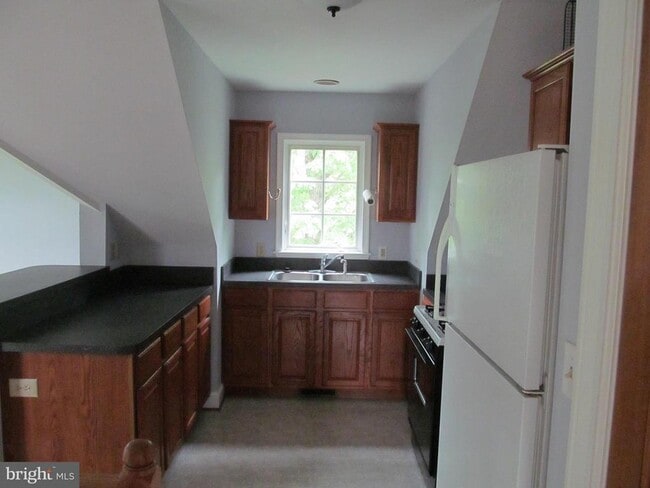 Building Photo - 1654 Milldale Rd