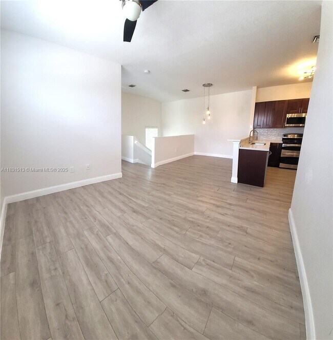 Foto del edificio - 4253 SW 132nd Wy