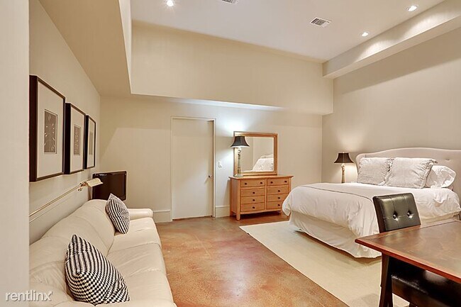 Foto del edificio - 1 br, 1 bath Townhome - 417 Gravier St