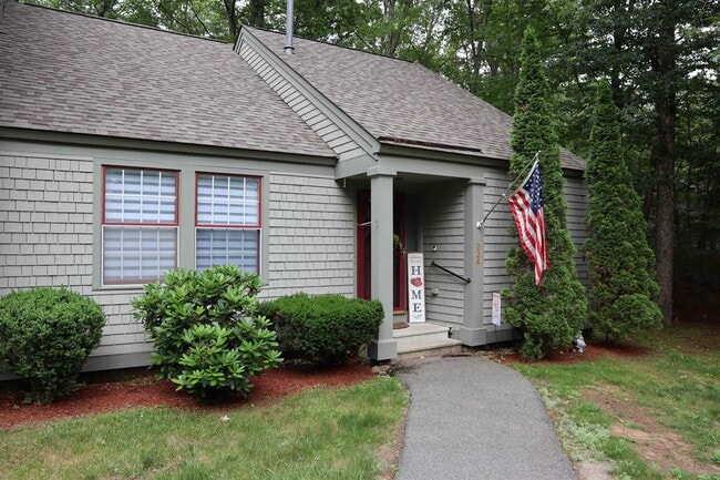 Building Photo - 1465 Hooksett Rd