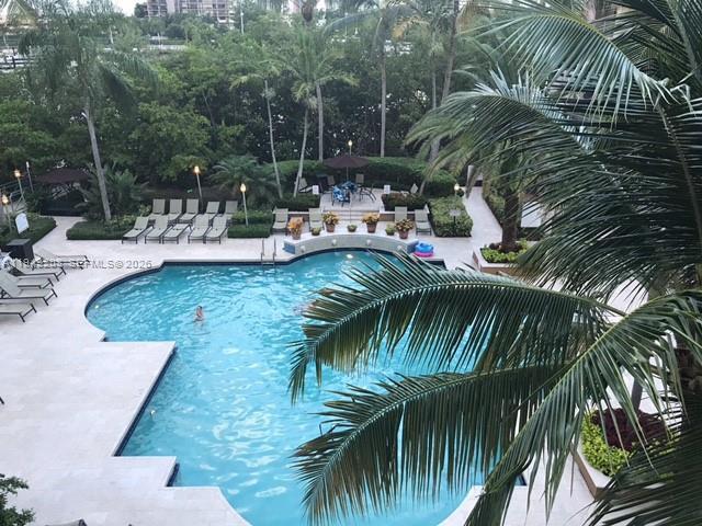 Foto del edificio - 19901 E Country Club Dr