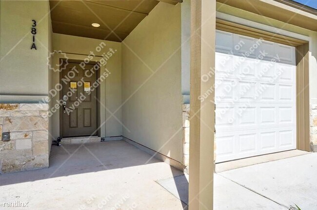 Building Photo - 3 br, 2 bath Duplex - 381 County Rd 306 A A