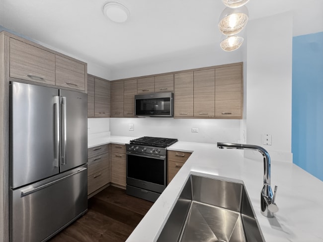 Photo - 302 N Canal St Apartment