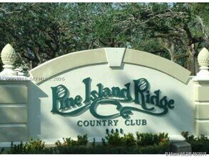 Building Photo - 1811 Sabal Palm Dr