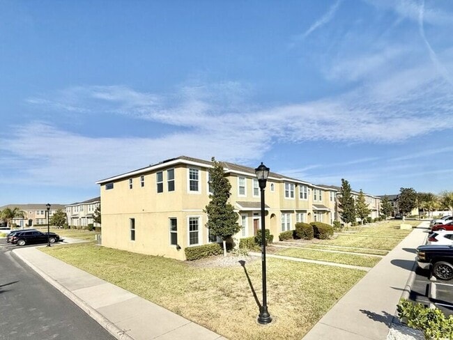 Building Photo - 7031 White Treetop Pl