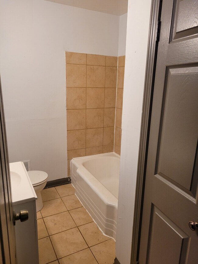 Foto del edificio - Three Bedroom Brick Ranch Home, Total Elec...