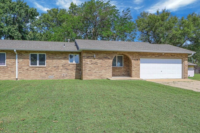Building Photo - 328 S Kiowa Ct