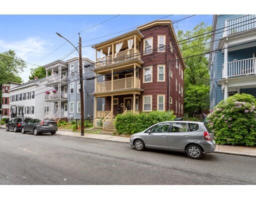 Primary Photo - 70 Line St
