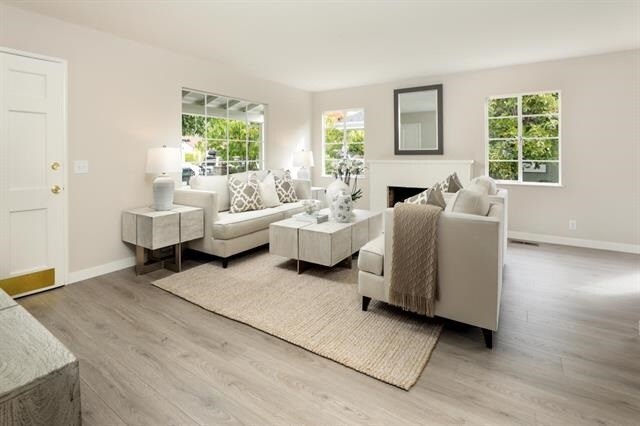 Foto del edificio - 2324 Santa Ana St