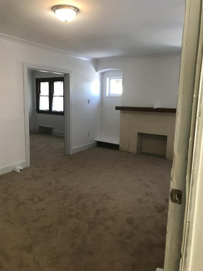 Building Photo - 2575 N 39th St