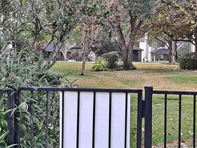 Foto del edificio - 13151 Walden Rd