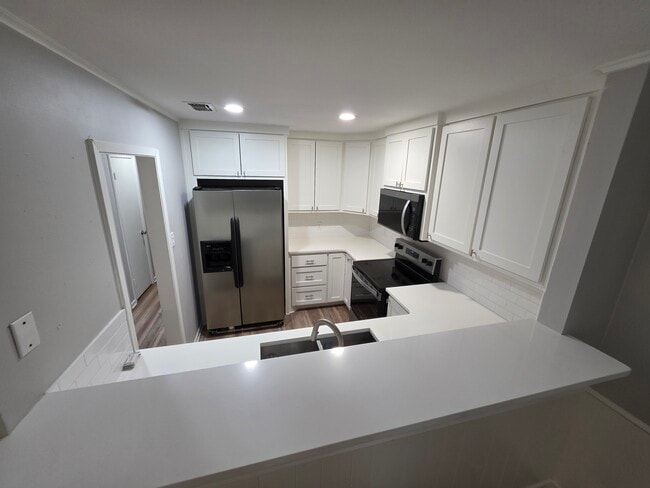 Building Photo - 1714 Clearwood Dr