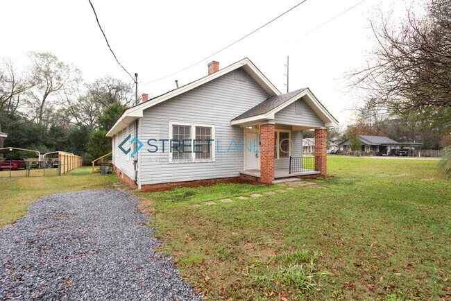 Building Photo - SIGN LEASE BY 2/28 AND GET $250 OFF FIRST ...