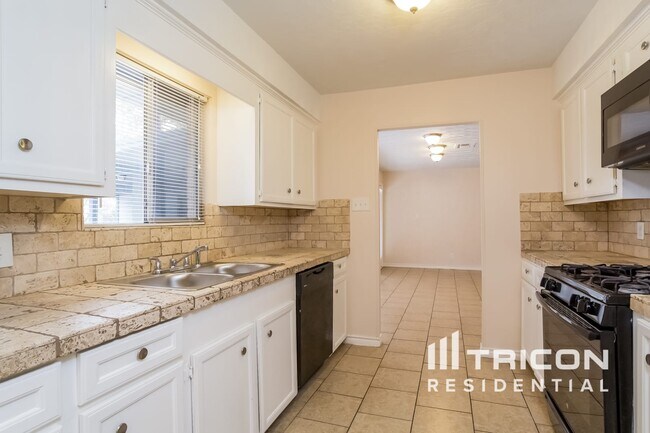 Building Photo - 23123 Earlmist Dr