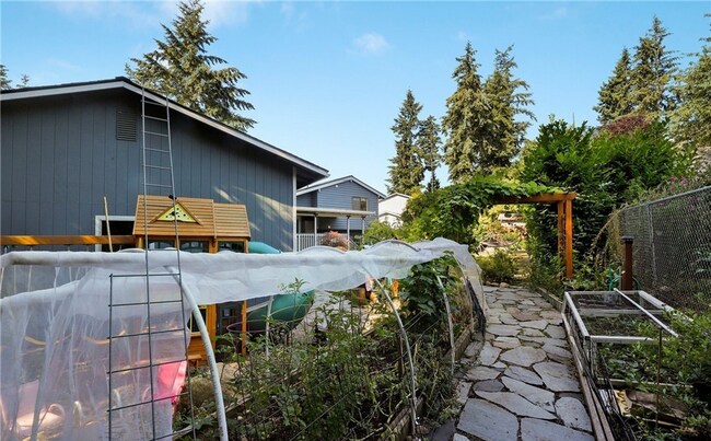 Foto del edificio - Beautifully Remodeled 4BR/2BA Home in Kirk...