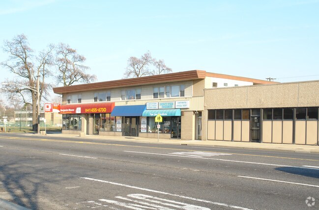 Building Photo - 9620-9626 W Grand Ave