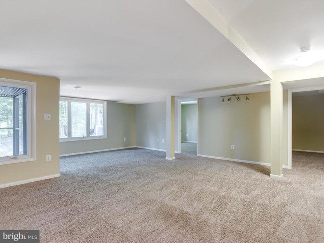 Building Photo - 15526 Royal Crescent Ct