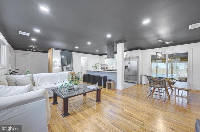 Foto del edificio - 93 Manhasset Trail