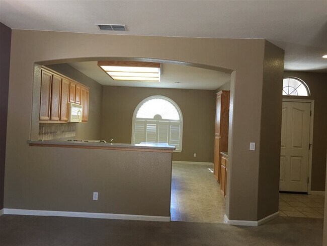 Building Photo - 1073 Earnhardt Dr