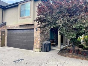 Building Photo - 84 E Saddle Villa Dr