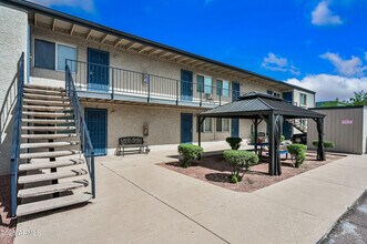 Building Photo - 3141 E Cypress St