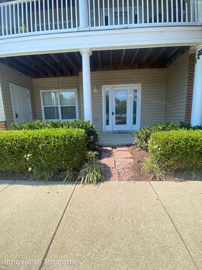 Building Photo - 2 br, 3 bath House - 805 Latchmere Court #101