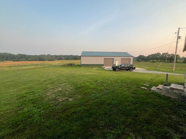 Building Photo - 4421 Tamarack Rd