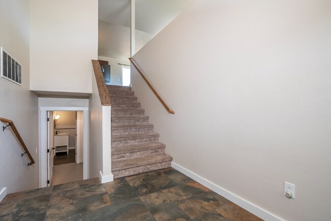 Foto del edificio - 402 Mill Creek Ct