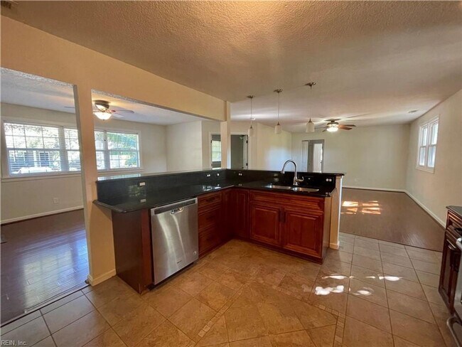 Foto del edificio - Beautiful Single Family Ranch in VB