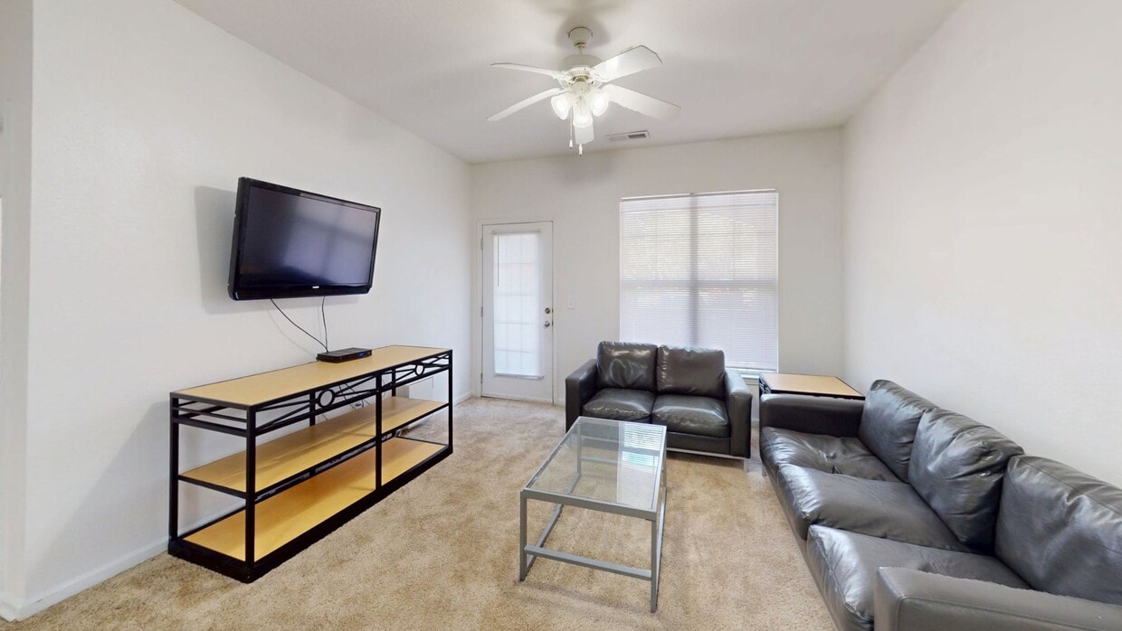 Photo - Gainesville Place Apartments