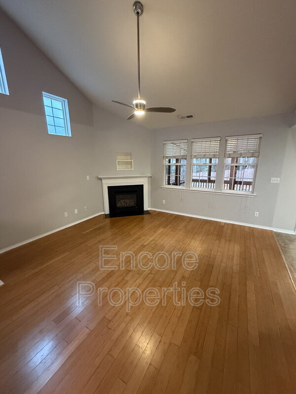 Foto del edificio - 6225 Saybrooke Dr